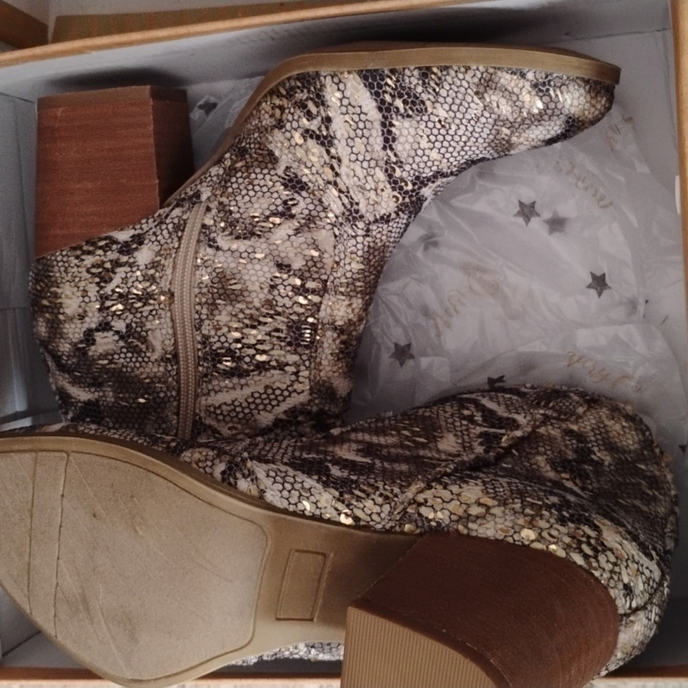 Boots from very G used